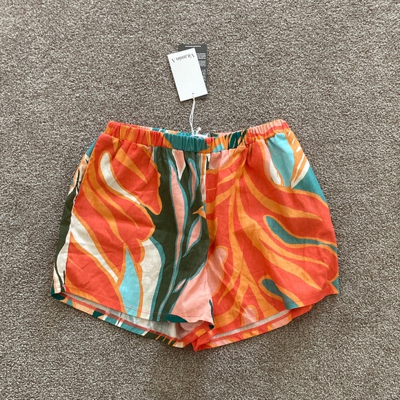 Vitamin A multicolor shorts - Picture 1 of 4